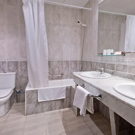 מלון Hotel Vila Calella קאללה