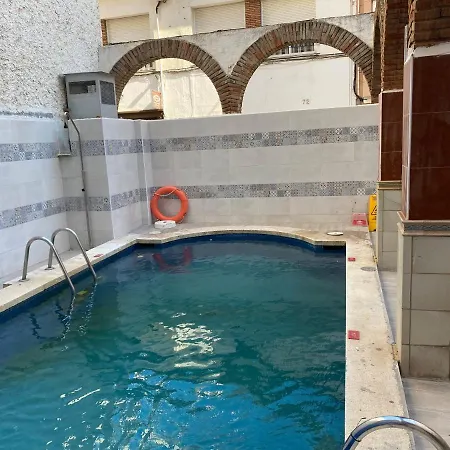 Hotel Vila Calella 3* קאללה