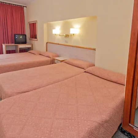 Hotel Vila Calella 3* קאללה