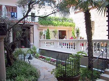 Szálloda Hotel Vila Calella 3*