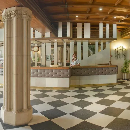Hotel Vila Calella Szálloda