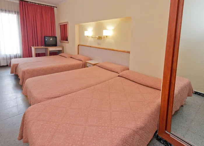 Hotel Vila Calella 3* カレーリャ